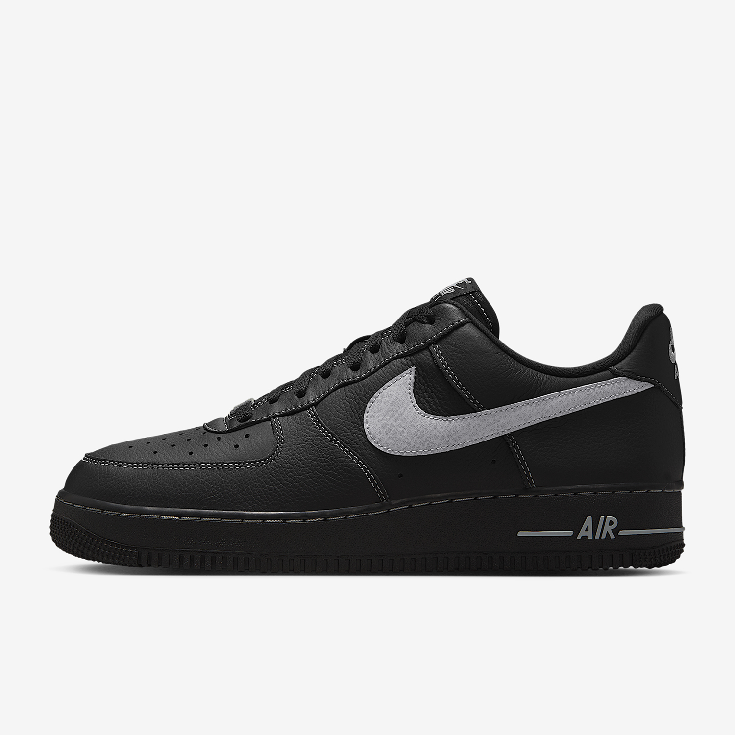 Nike Authentic AIR FORCE 1 07  - огляд і ціна Men'S Shoes Nike Air Force